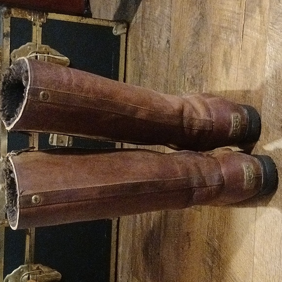 UGG Tall Leather Broome Riding Boots 👢 ❤️❤️ - Picture 3 of 11